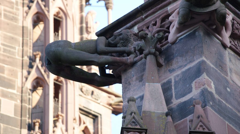 Gargouille de la cathédrale Notre-Dame de Fribourg, en Allemagne